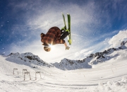 开云在线直播-冰岛对阵塞维利亚，奥纳纳展现巨星价值，一夫当关改写北欧足球叙事