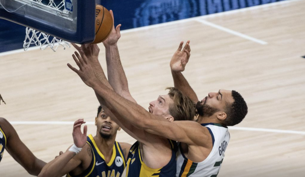 关于爵士碾压步行者,范弗利特关键制胜的信息 关于爵士碾压步行者,范弗利特关键制胜的信息