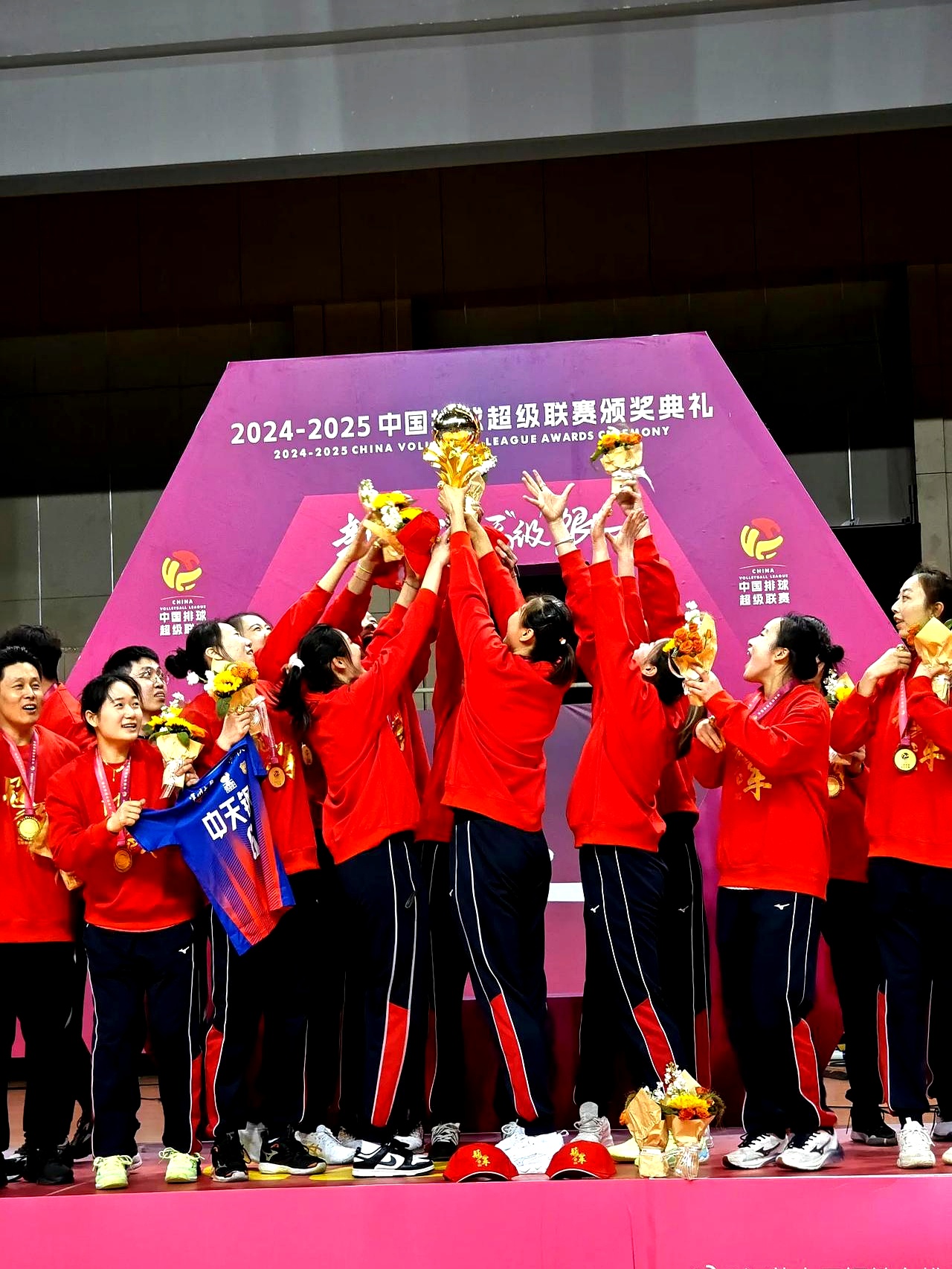 运动员实力超群,夺冠彰显个人魅力的简单介绍 运动员实力超群,夺冠彰显个人魅力的简单介绍