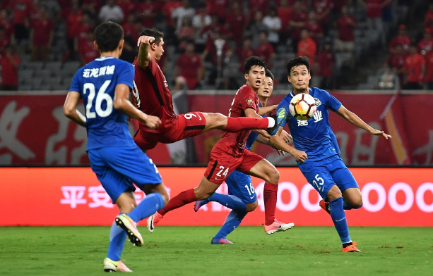 恒大客场不敌国安,领跑位置动摇的简单介绍 恒大客场不敌国安,领跑位置动摇的简单介绍