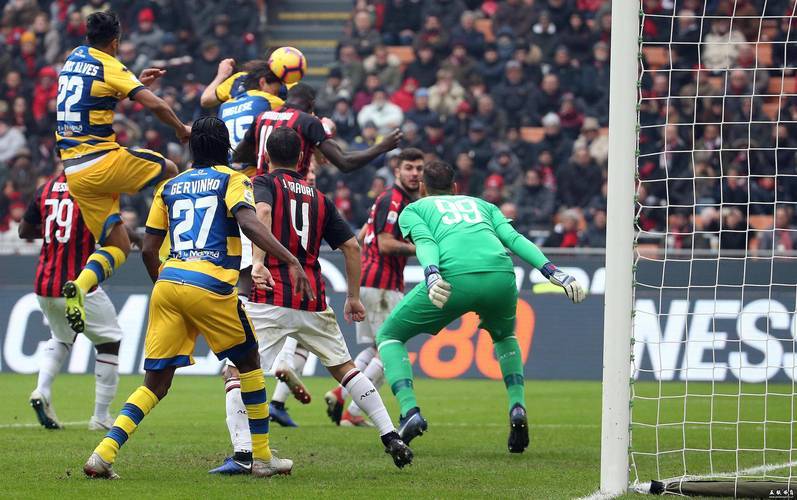 帕尔马主场惨败,降级危机加剧 帕尔马主场惨败,降级危机加剧