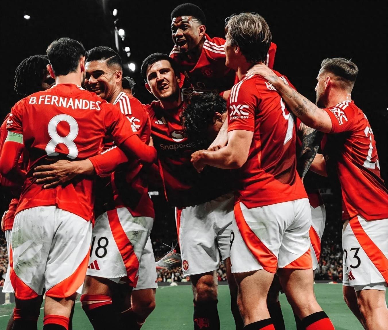 拜仁慕尼黑击败曼联,轻松晋级 拜仁慕尼黑击败曼联,轻松晋级