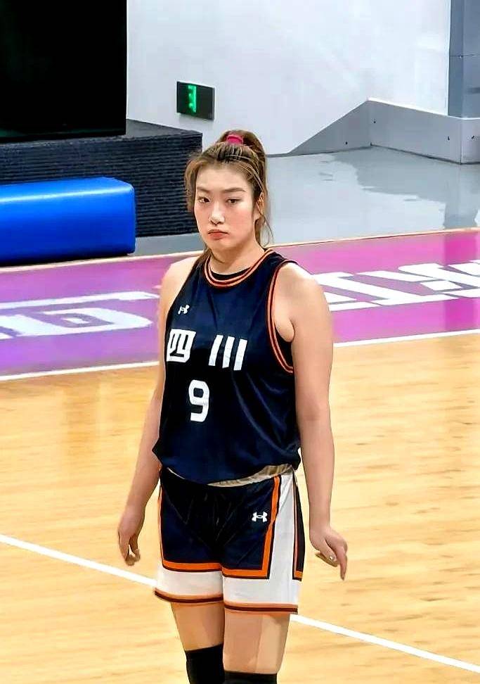 包含热门球员表现出众,或将成为球队关键一员,备战士气高昂的词条 包含热门球员表现出众,或将成为球队关键一员,备战士气高昂的词条