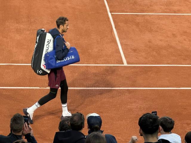 包含蒙特卡洛大师赛险胜美网，梅德韦杰夫状态火热的词条