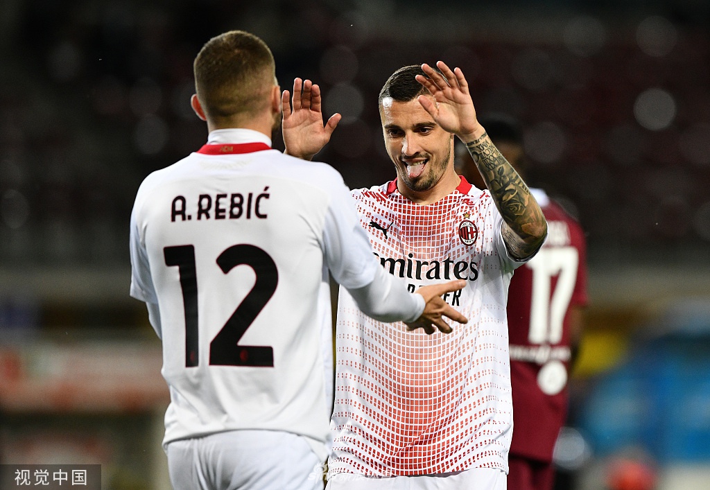 包含中国完胜AC米兰，加维完成帽子戏法的词条