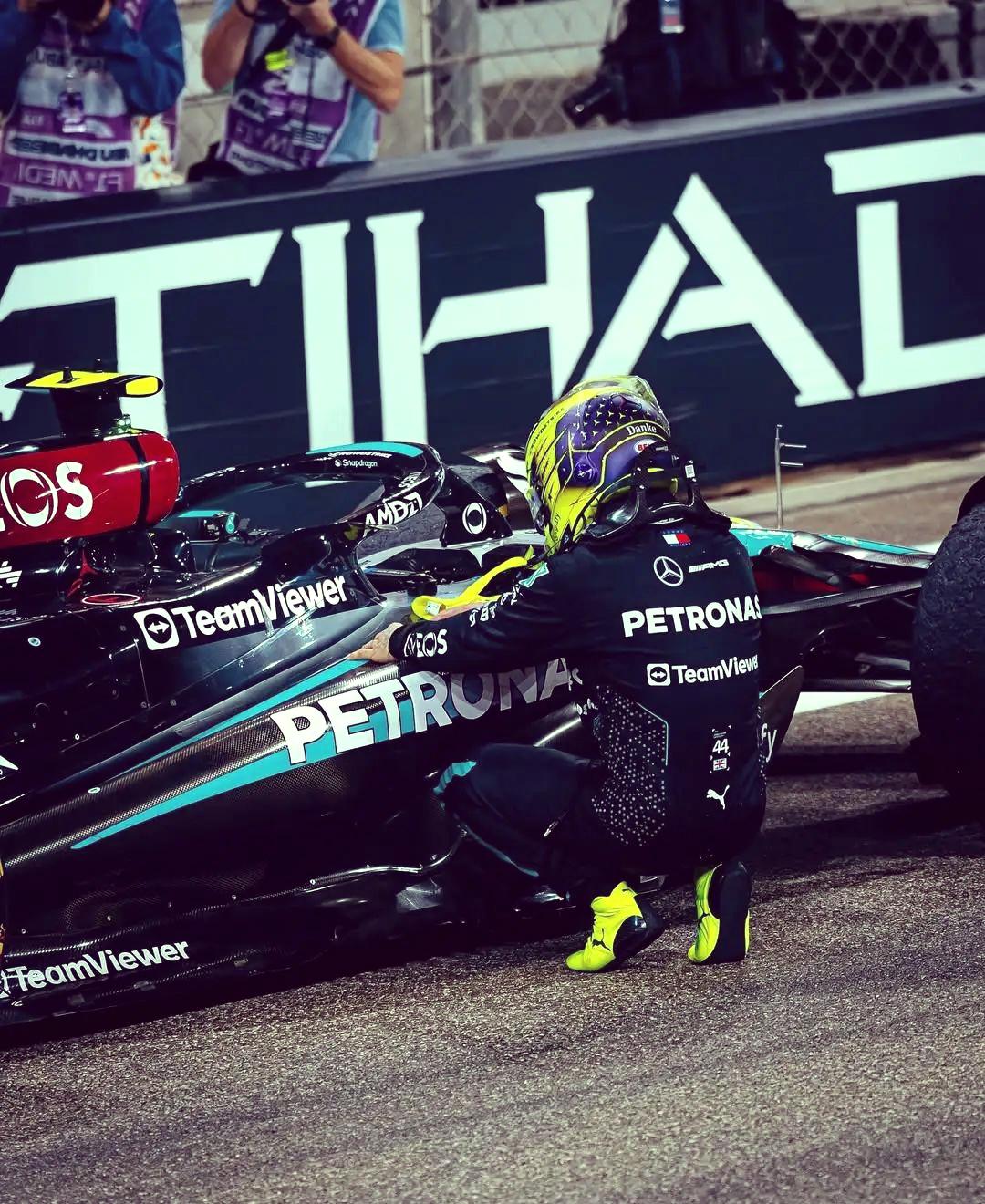 威廉姆斯碾压梅赛德斯，汉密尔顿刷新纪录的简单介绍