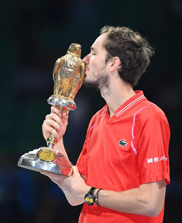 包含戴维斯杯绝杀法网，梅德韦杰夫扛起全队的词条