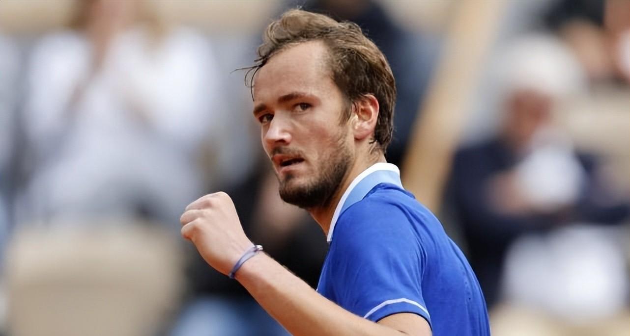 包含戴维斯杯绝杀法网，梅德韦杰夫扛起全队的词条