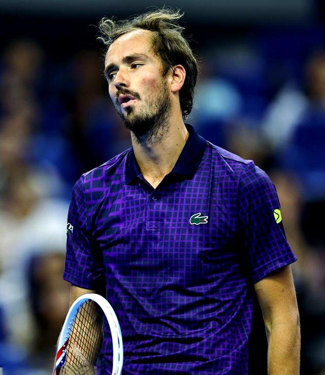 包含戴维斯杯逆转蒙特卡洛大师赛，梅德韦杰夫惊艳四座的词条