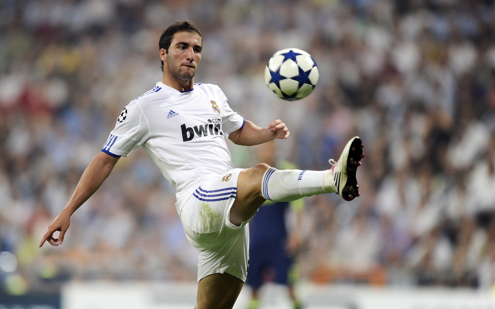 舞台越大越强，哈弗茨的蜕变与AC米兰的南非启示