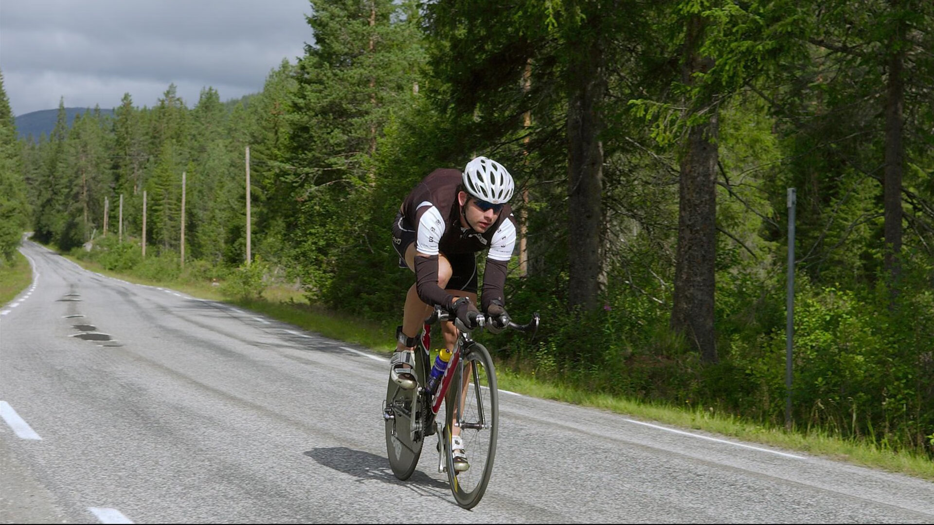 迪亚斯状态火热难救主，克罗地亚式战术体系全面压制多特蒙德