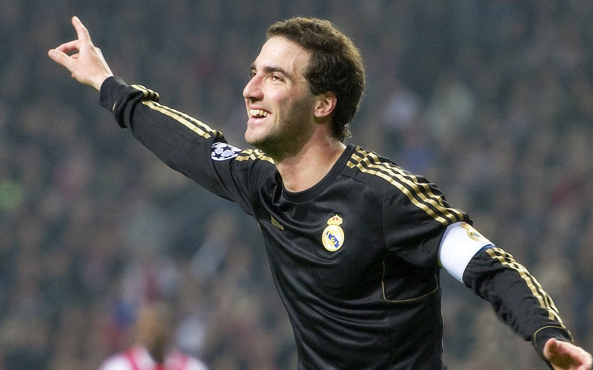 王皓状态火热助英格兰队横扫波兰，新星崛起改写欧洲乒坛格局